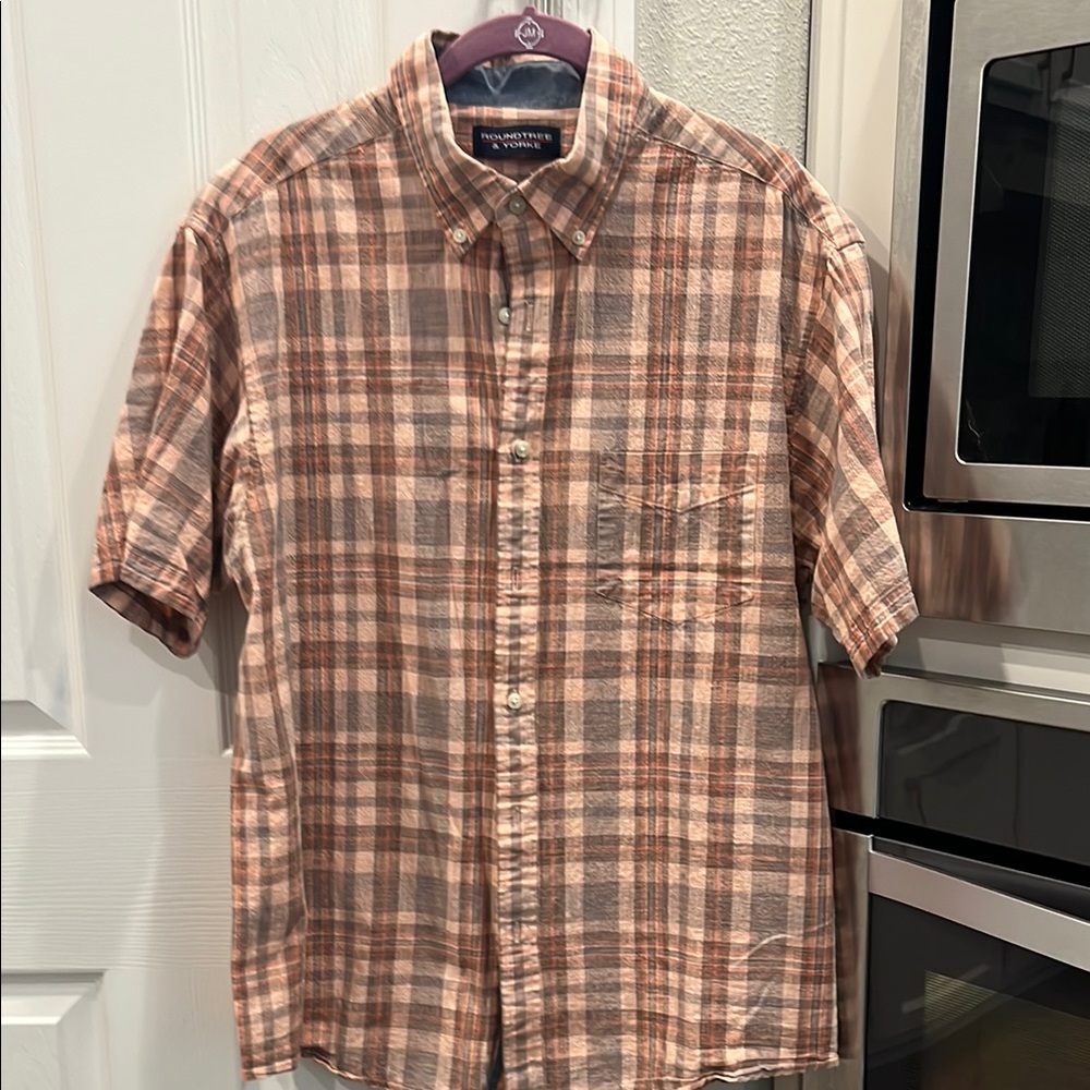 Men’s casual button down shirt